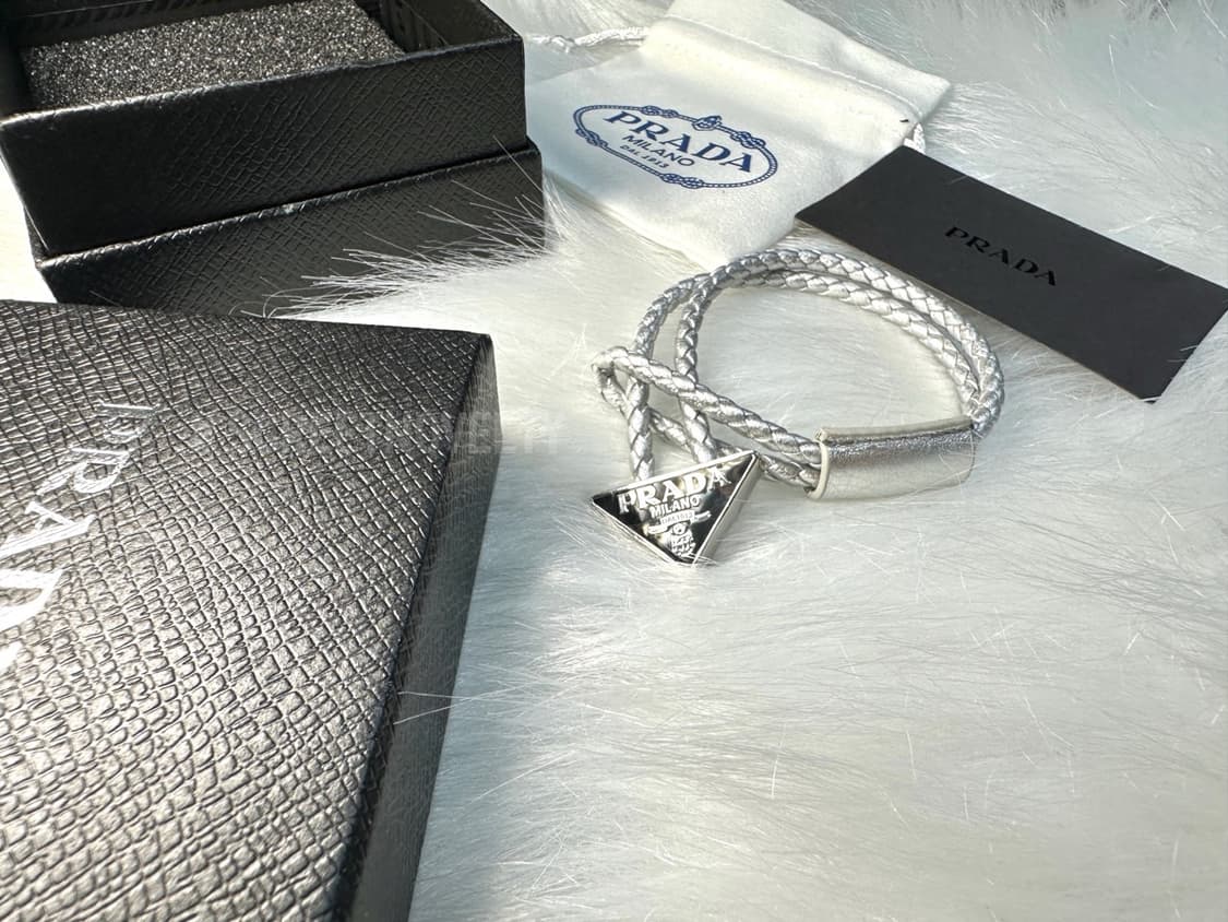 프라다 가죽 팔찌 실버 풀박스 상품이미지4