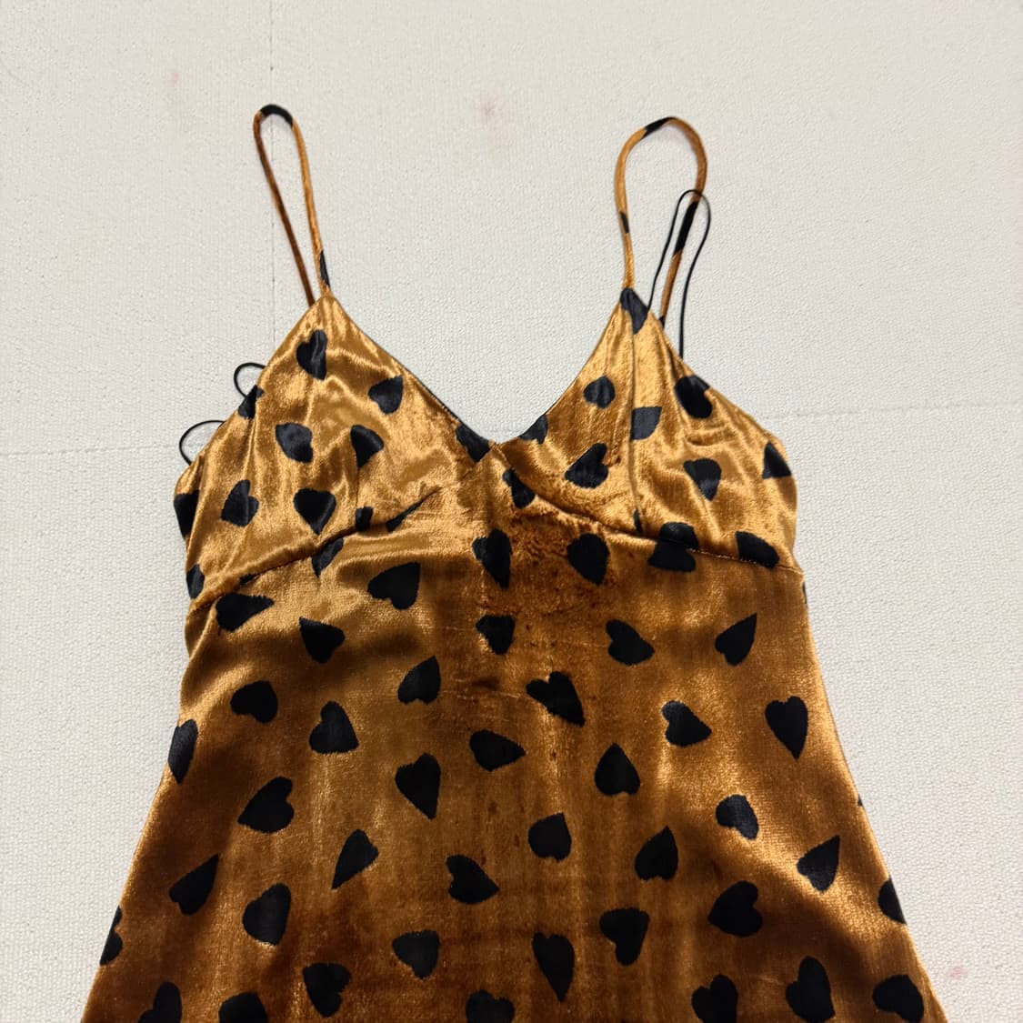 생로랑 올오버 하트 프린트 벨벳 드레스 상품이미지5