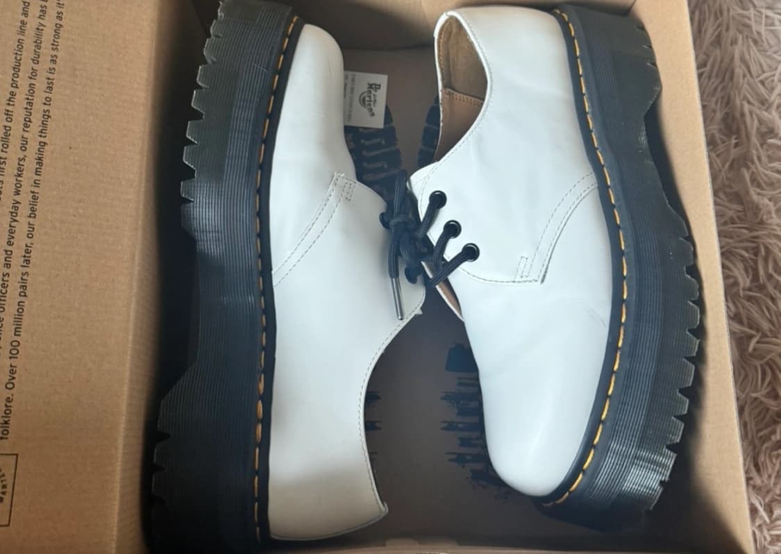 닥터마틴 1461 쿼드 스무스 화이트 상품이미지1