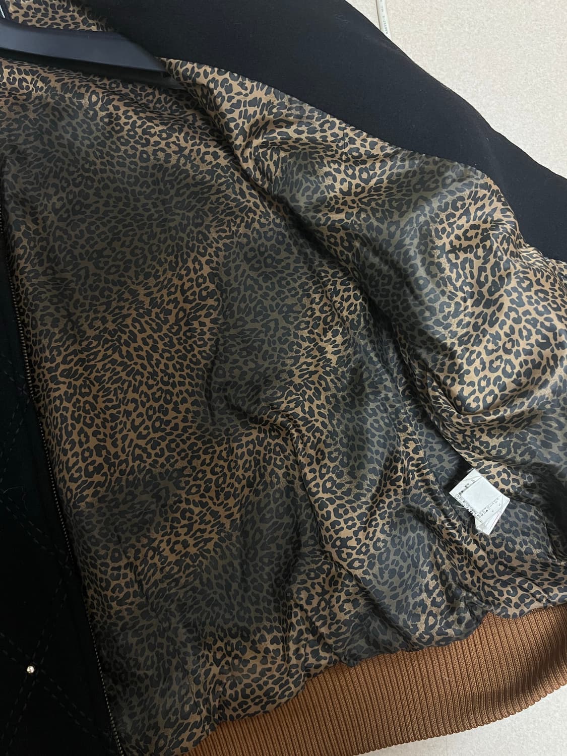 쉬크리 레더 바시티자켓 상품이미지4