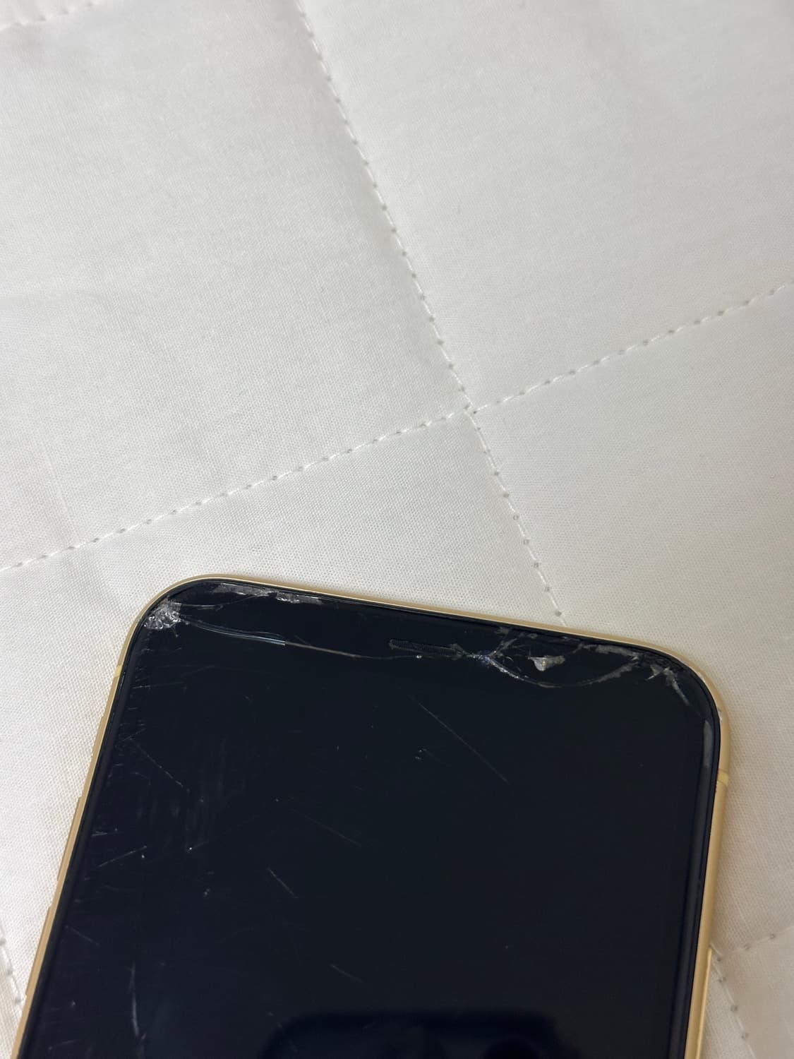 아이폰xr 옐로우 64GB 상품이미지3