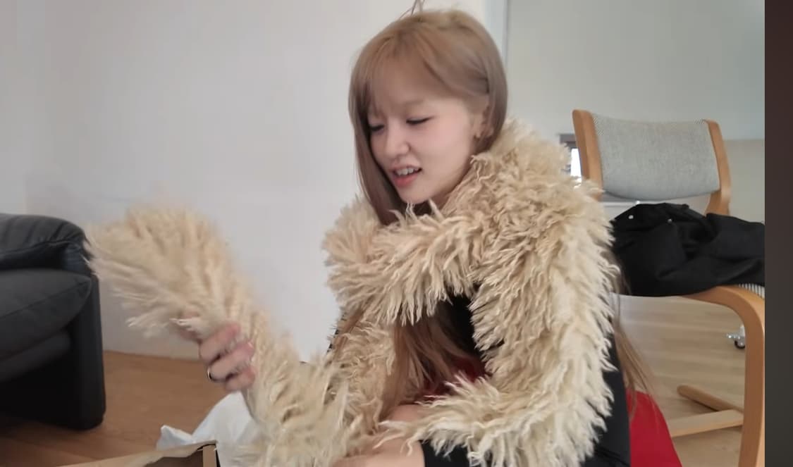 나야와시님 착용) 자라 디즈니 퍼 머플러 상품이미지1