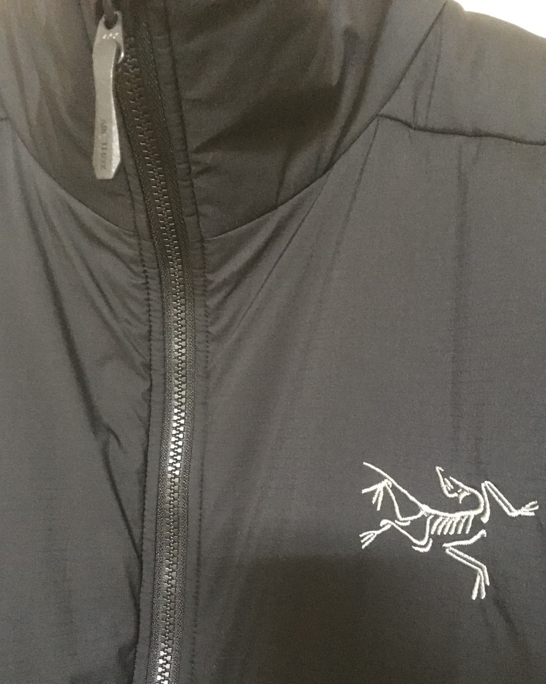 아크테릭스 FW25 아톰SV 자켓 블랙 판매합니다  상품이미지4