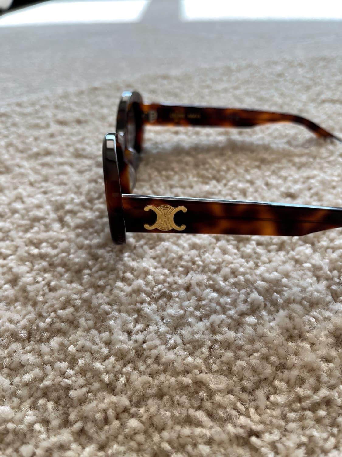 셀린느 트리옹프 오발 선글라스 블론드 하바나 상품이미지7