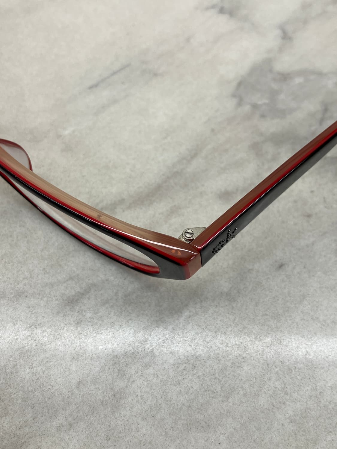 캘빈클라인 블러드 레드 소프트 스퀘어 뿔테 안경 상품이미지2