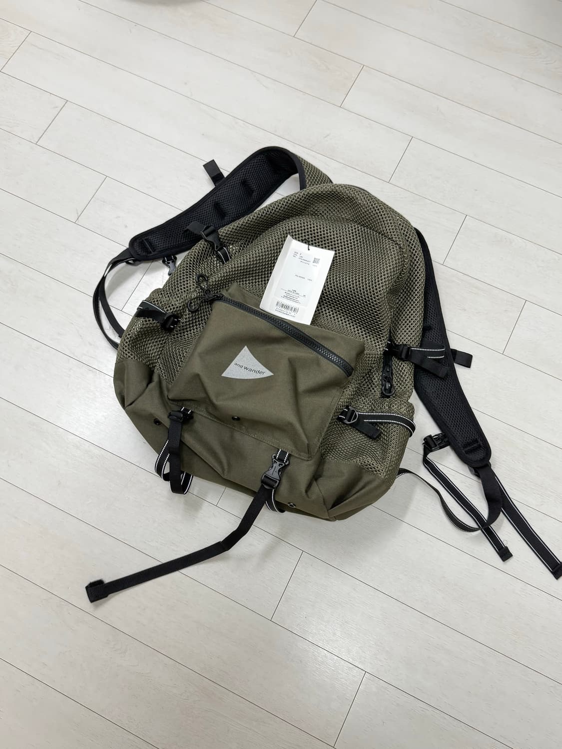 앤드원더 메쉬 백팩 35L 도쿄 긴자점 구매  3회착용후 보관  상태 훌 상품이미지1