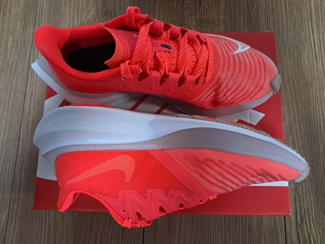 나이키 줌 런닝화 225 상품이미지4