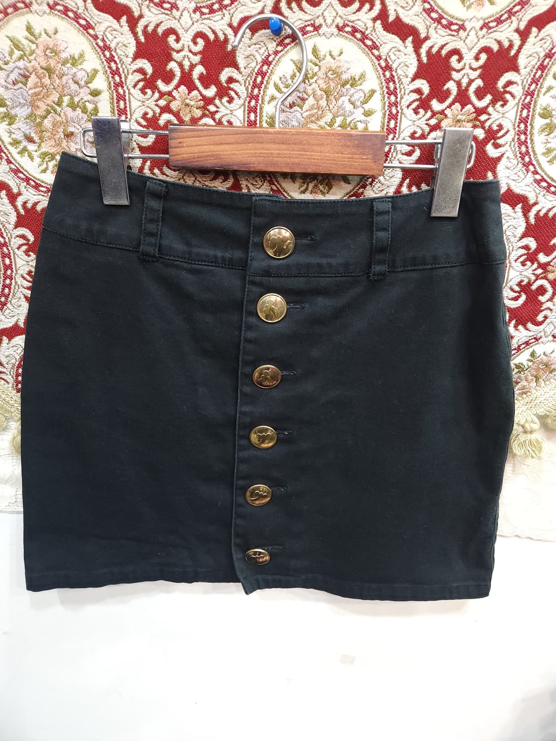 히스테릭글래머 금장버튼 스판 코튼 스커트

 상품이미지3