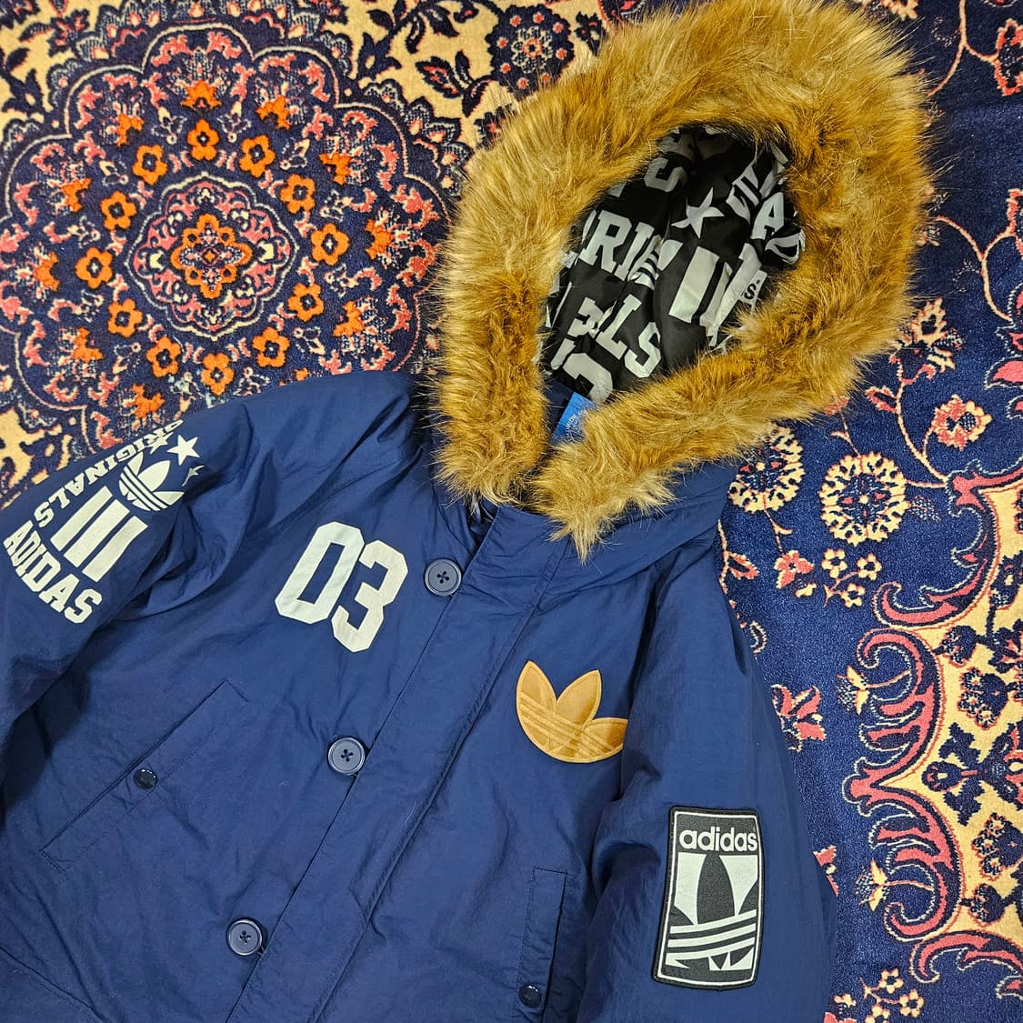 아디다스(Adidas) 오리지널 불꽃 패치 덕다운 패딩 상품이미지2