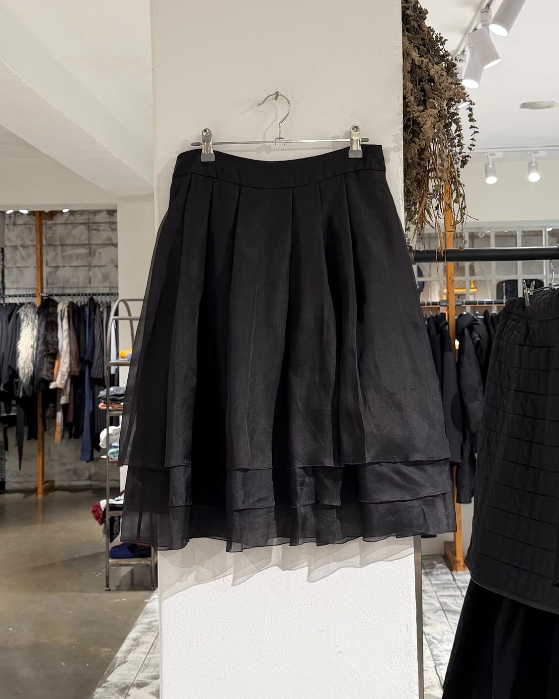 살바토레 페라가모 블랙 실크 레이어드 플레어 미디 스커트 상품이미지4