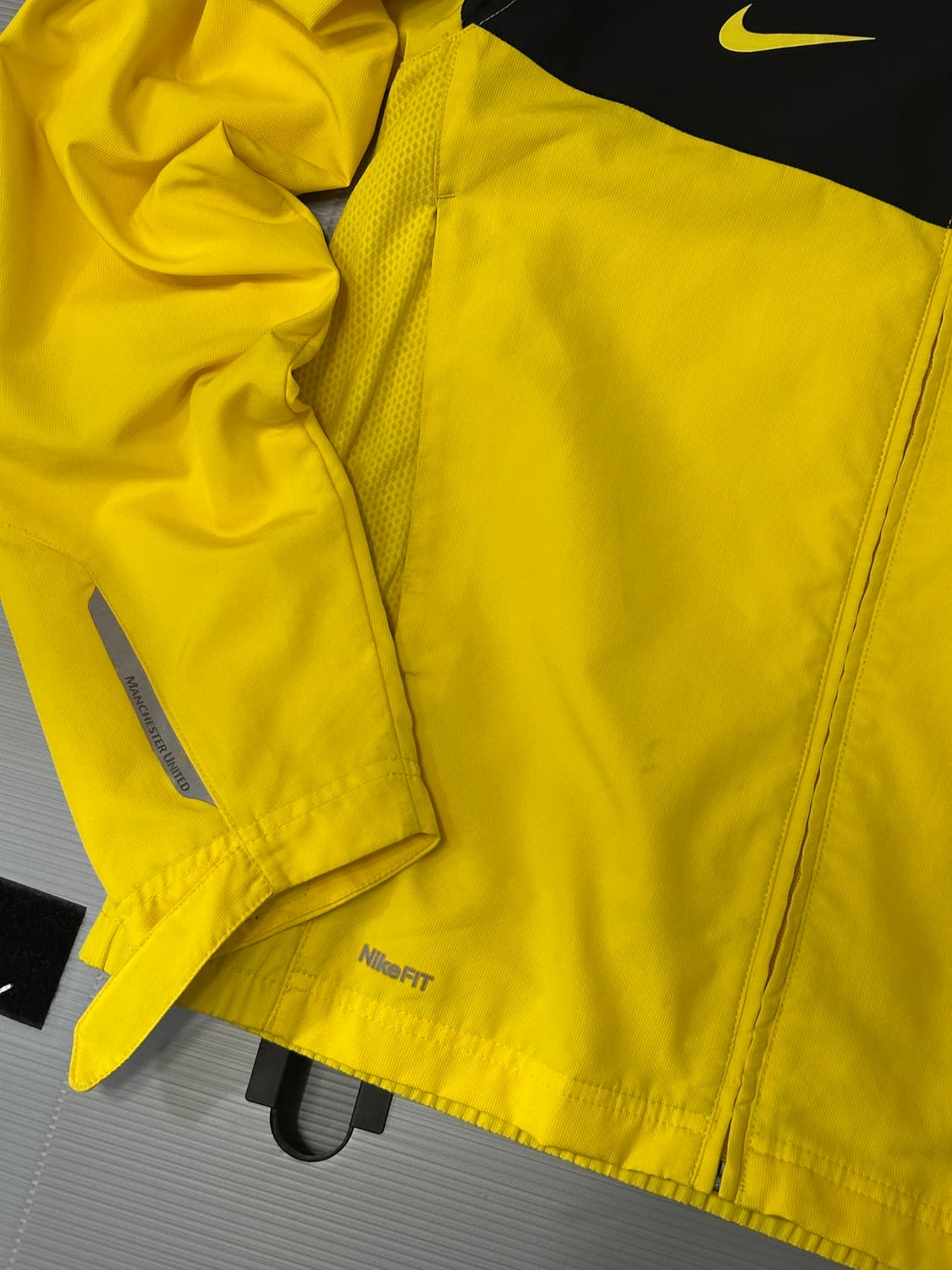 나이키 맨유 바람막이 자켓 옐로우 M  상품이미지3