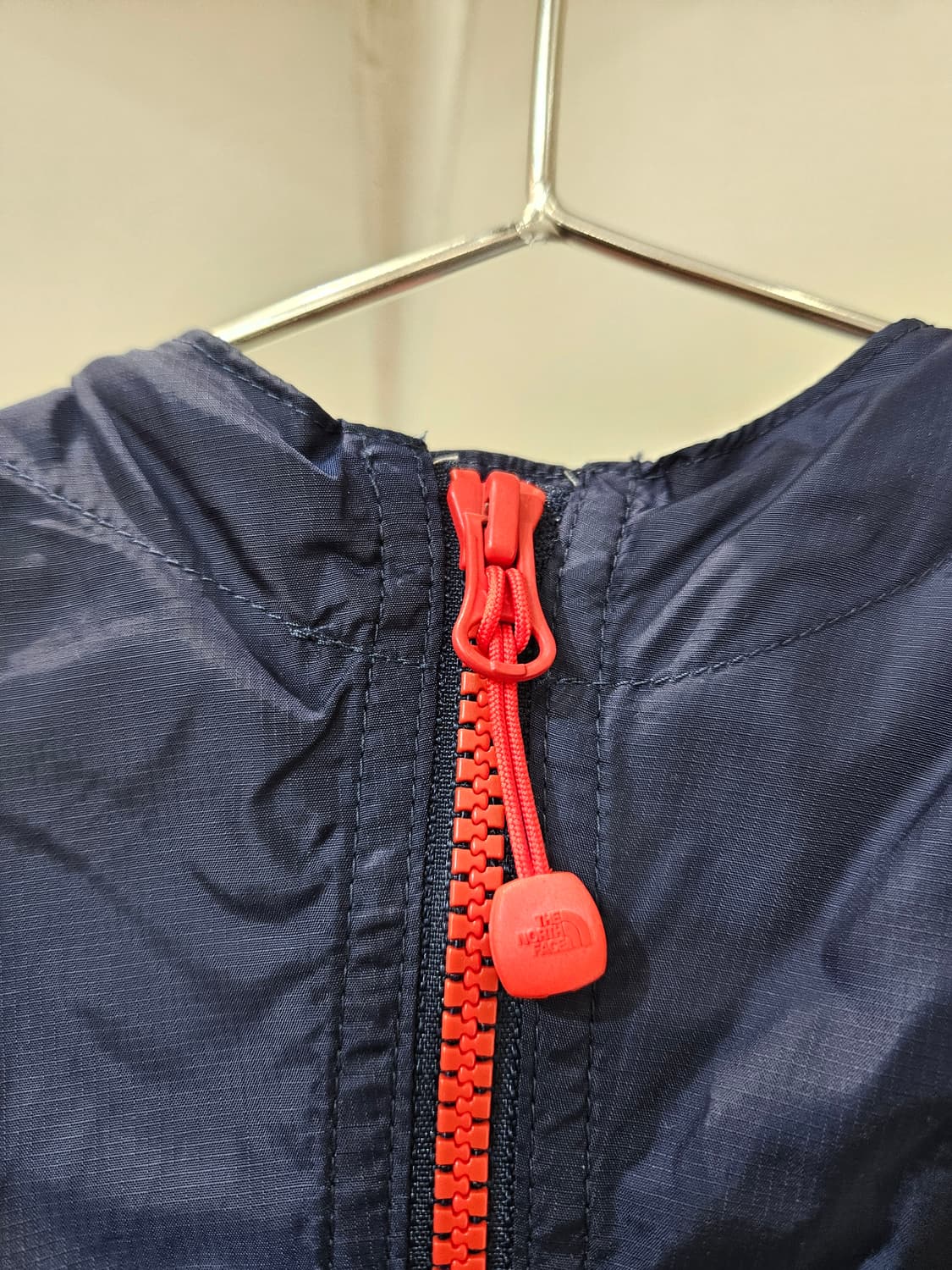 노스페이스 후드 바람막이 상품이미지3