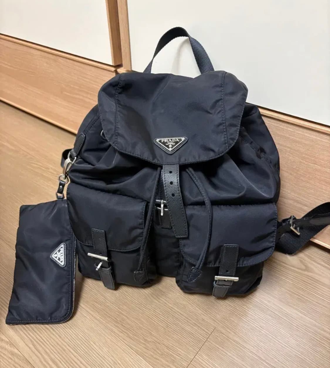 프라다 백팩 미듐 상품이미지1