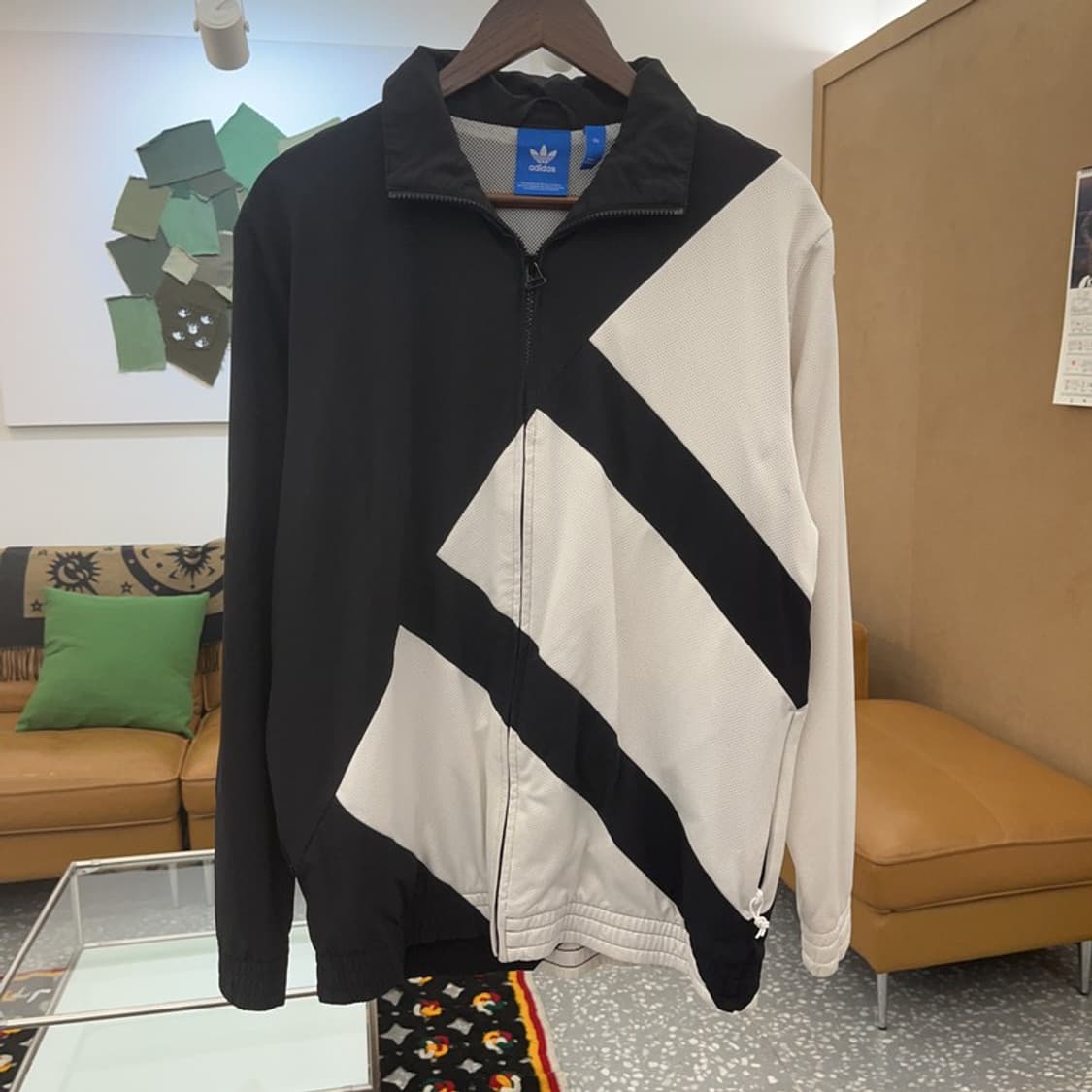 아디다스 빅삼각로고 스트릿 이큅먼트 바람막이 자켓 100 C08440 상품이미지3