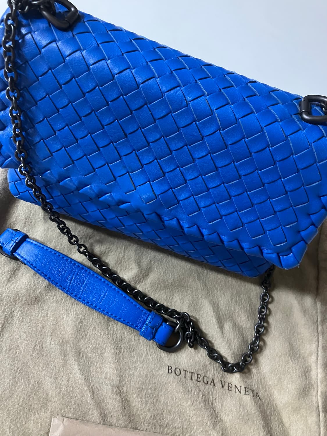 보테가베네타 인트레치아토 카프 레더 미니 체인 숄더백 (풀패키지)  상품이미지4