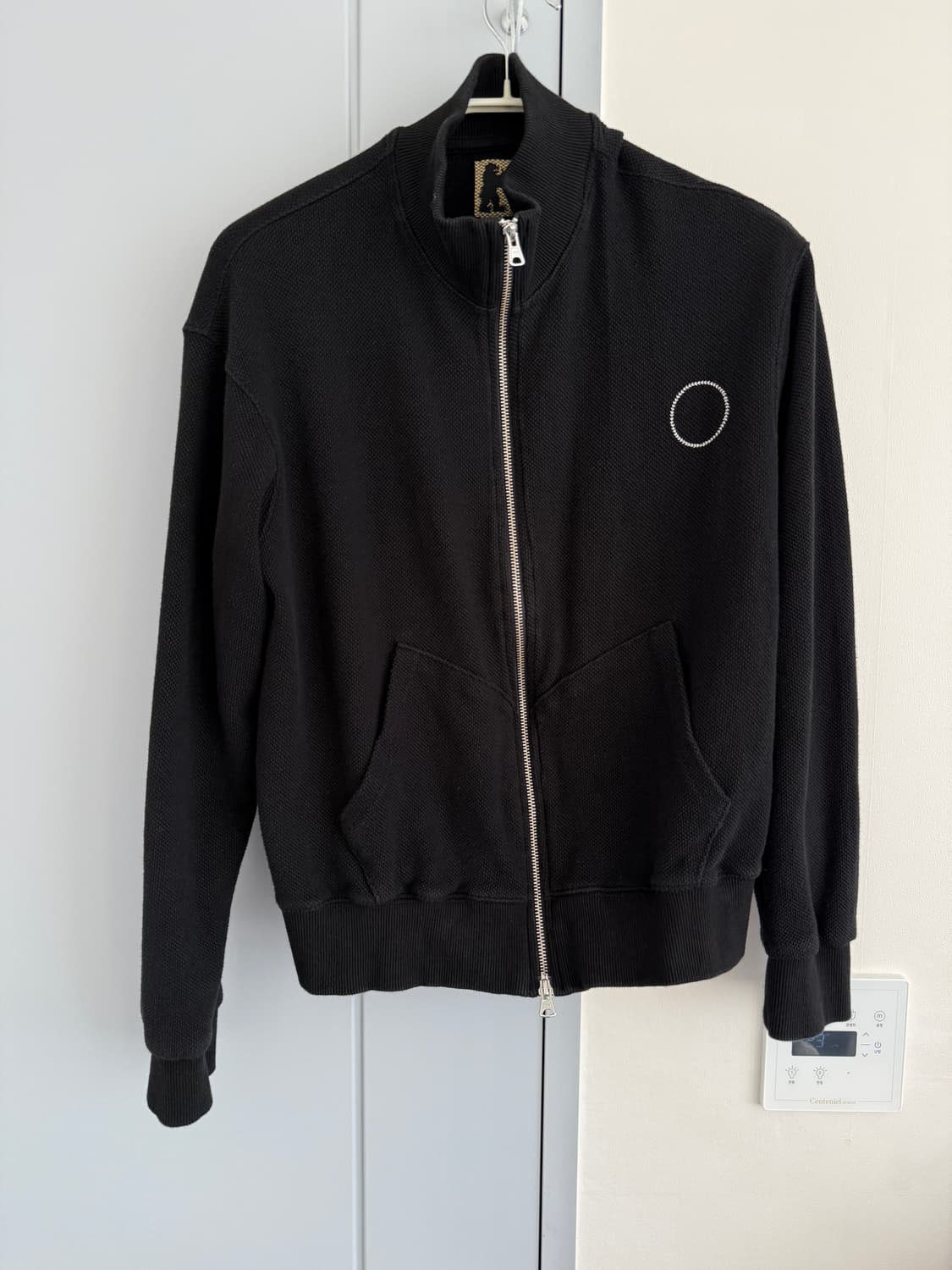 사일런트실러블 Horseshoe zip-up jacket / Black 상품이미지1