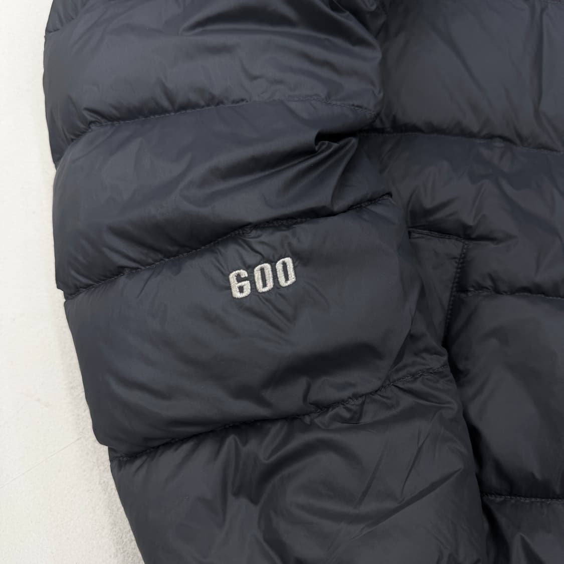 노스페이스 600 고프코어 경량패딩 구스다운 눕시 블랙 상품이미지4