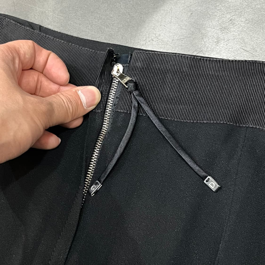  돌체앤가바나 다크 미디 스커트 y16117 상품이미지5