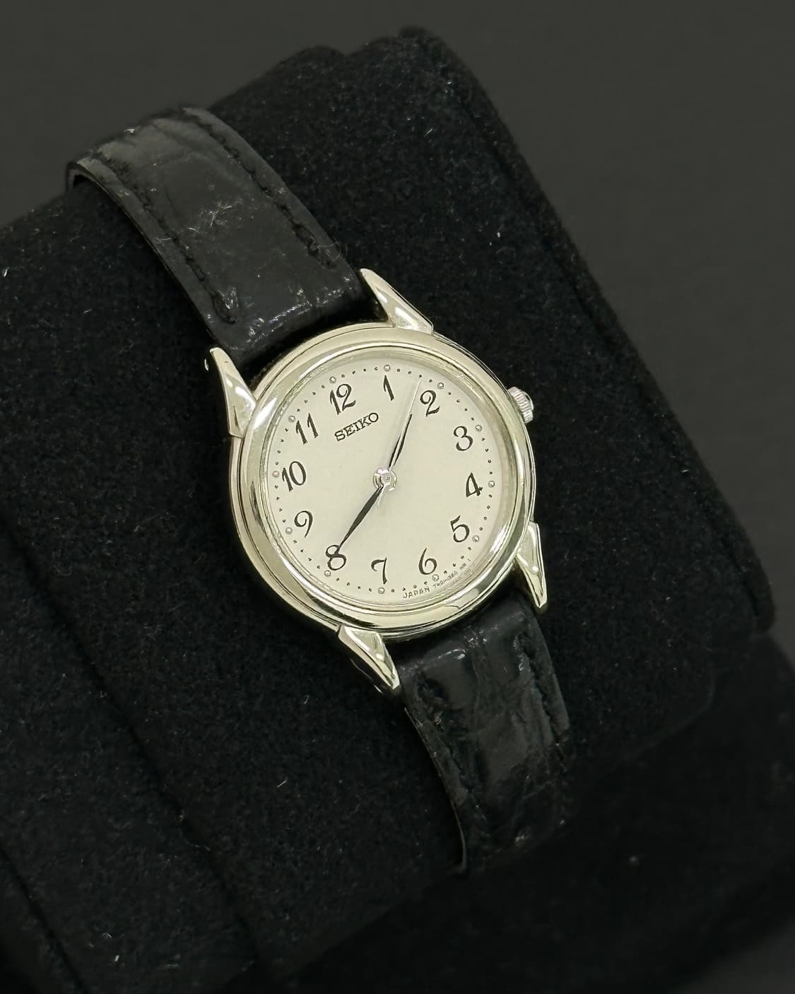 세이코 실버 라운드 쿼츠 시계 상품이미지1