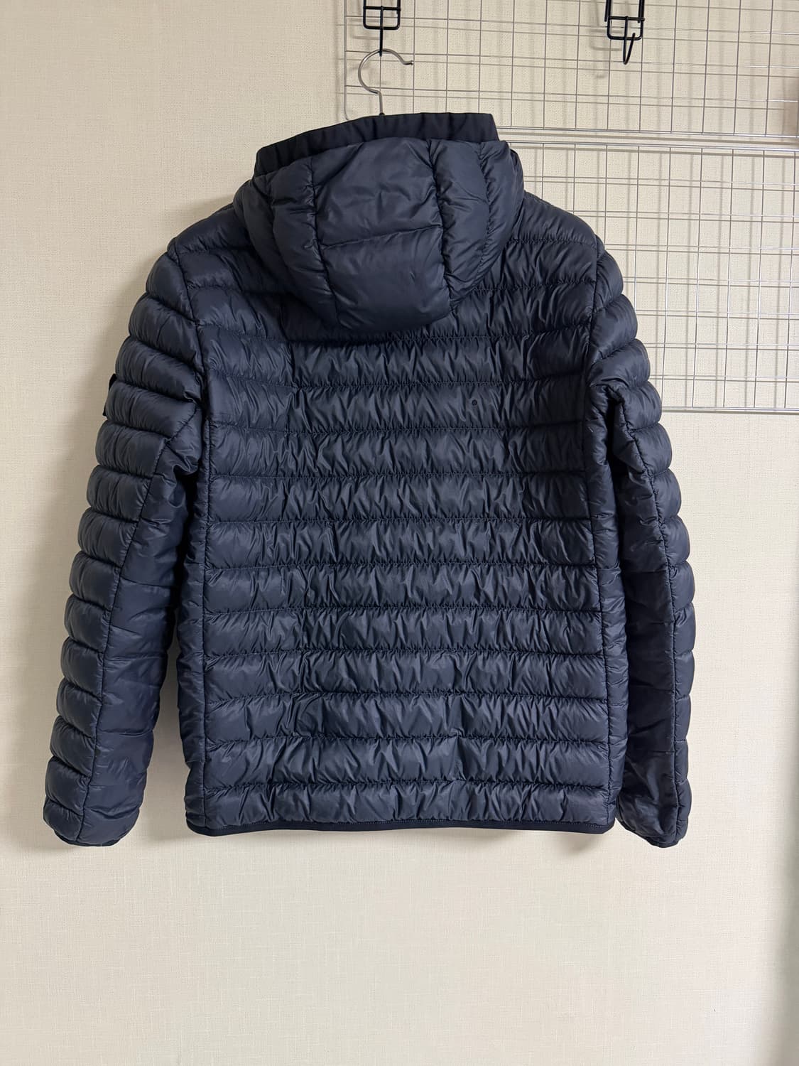 스톤아일랜드 가먼트 다이드 마이크로얀 다운 경량패딩 네이비 M사이즈 상품이미지2