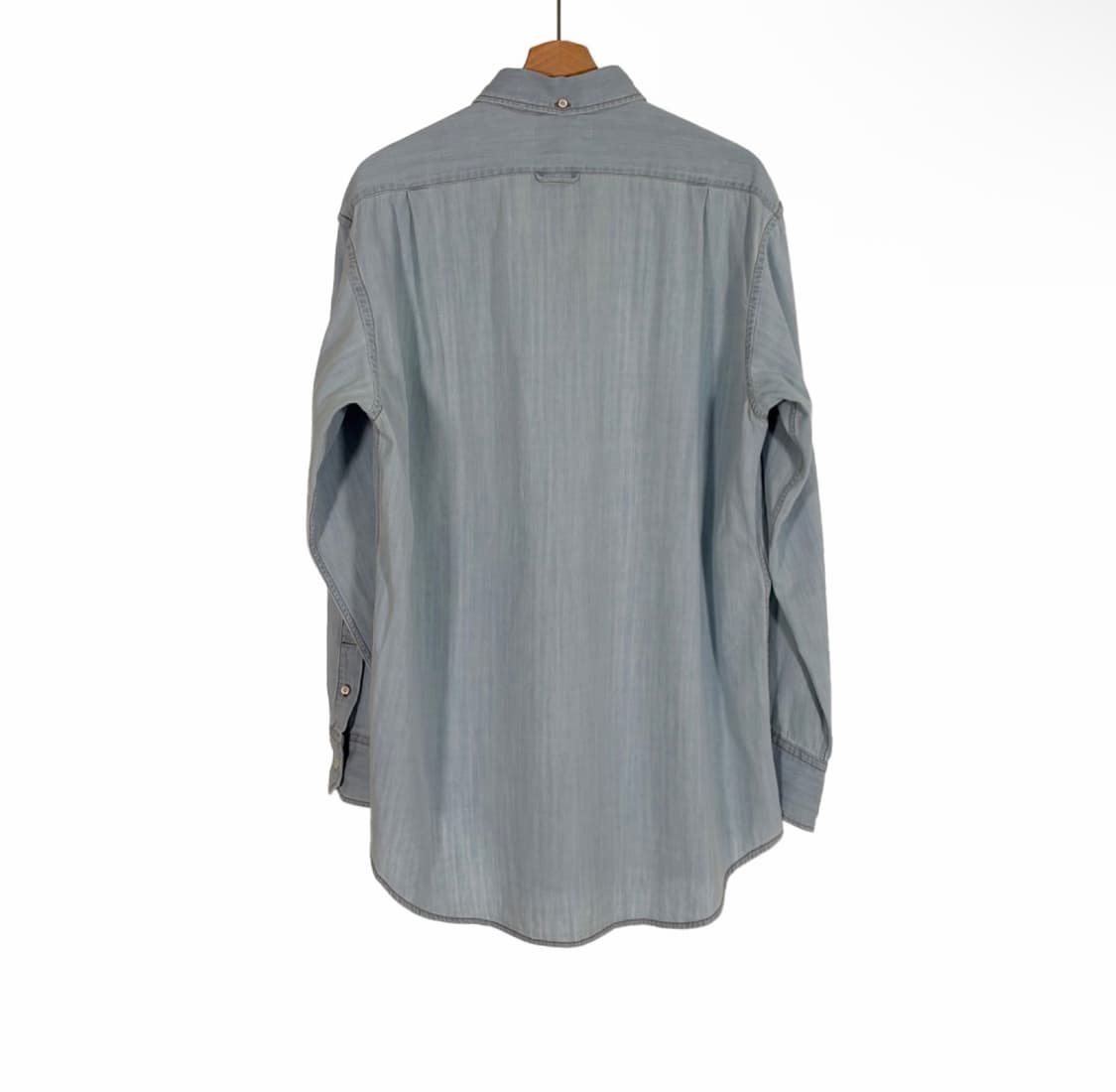 [38] 미우미우 24ss 샴브레이 자수 로고 데님 셔츠 라이트 블루 상품이미지3