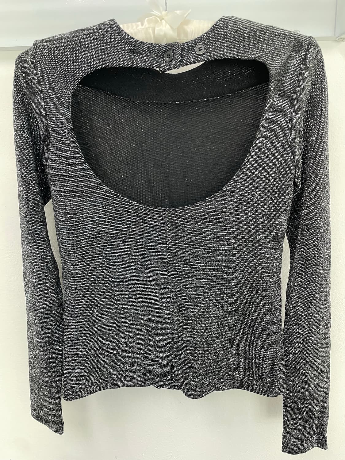 더오픈 프로덕트 글리터 백 홀 탑 상품이미지1