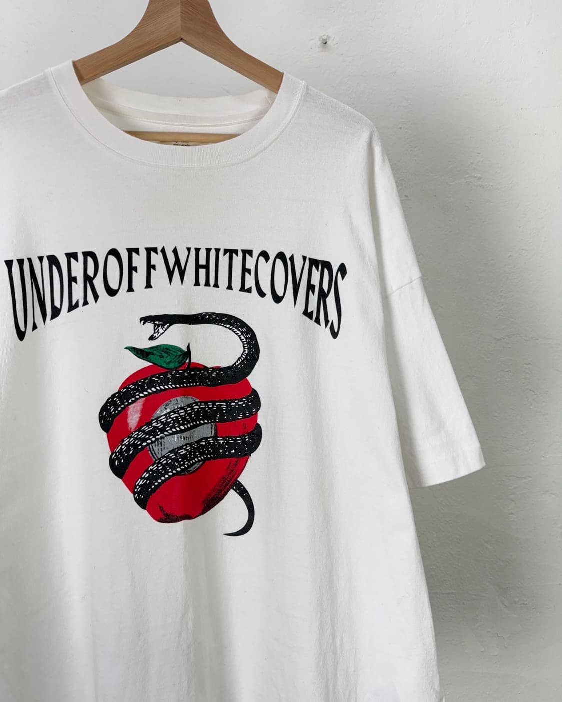 언더커버 x 오프화이트 19aw 애플 하프 티셔츠 상품이미지3