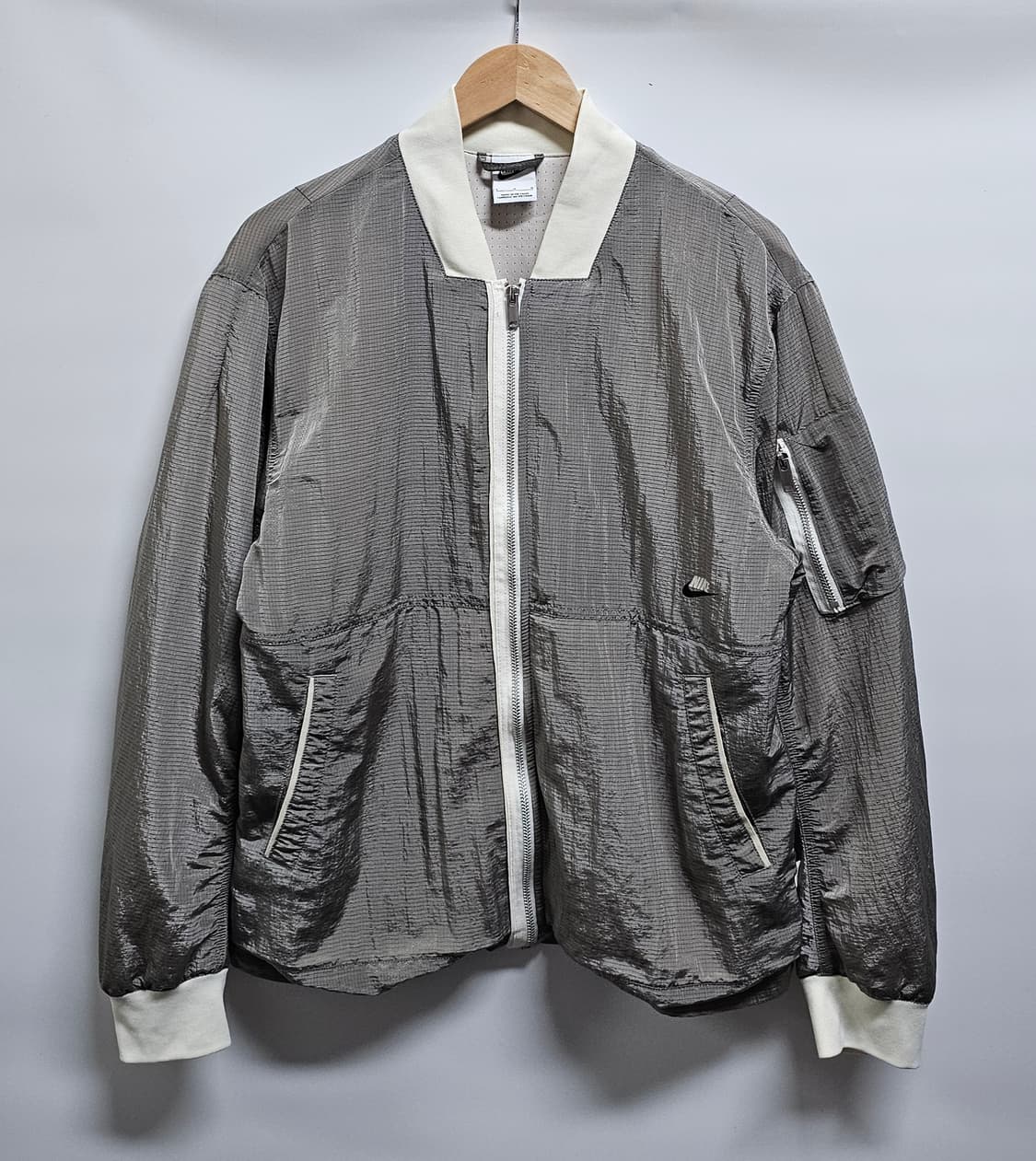 나이키 에센셜 우븐 언라인드 봄버자켓 L 상품이미지1