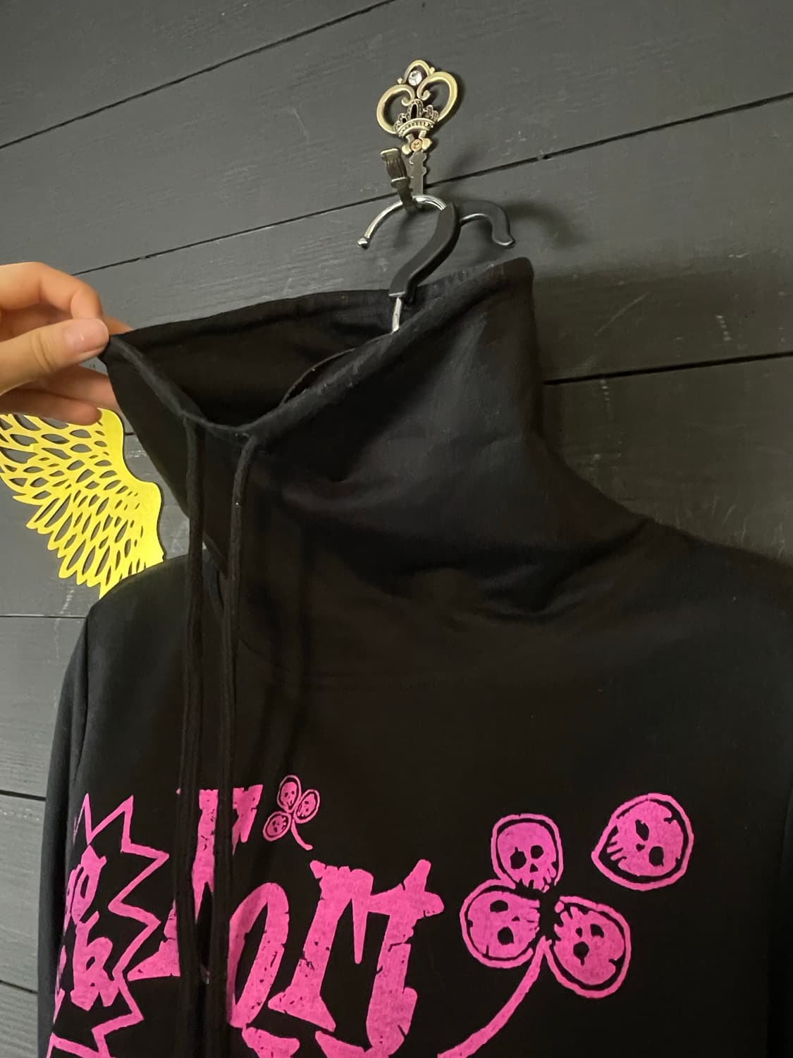 ALGONQUINS 알곤퀸 펑크 하이넥 목폴라 핑크 레터링 롱슬리브 상품이미지4