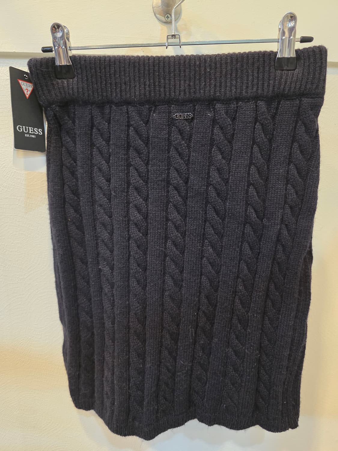 Guess 블랙 케이블 니트 스커트 상품이미지1