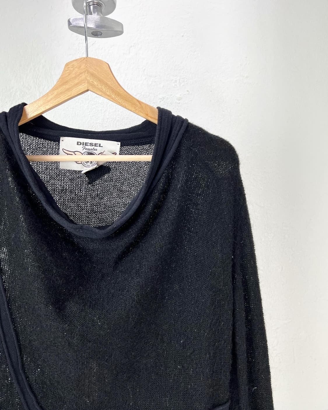 디젤 블랙 시스루 디테일 롱 슬리브 상품이미지2