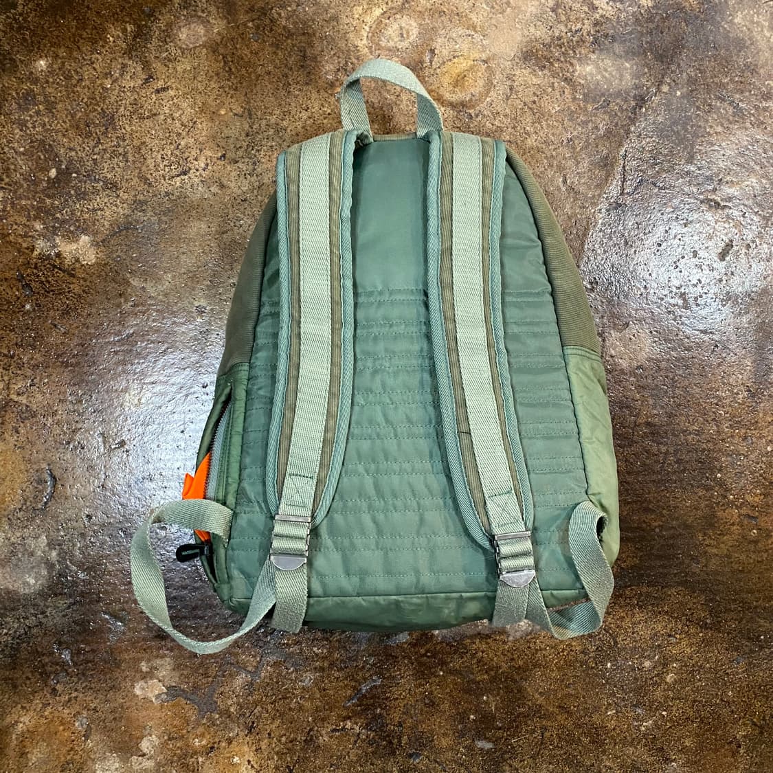 이스트팩 x 장폴고티에 백팩 카키 상품이미지5