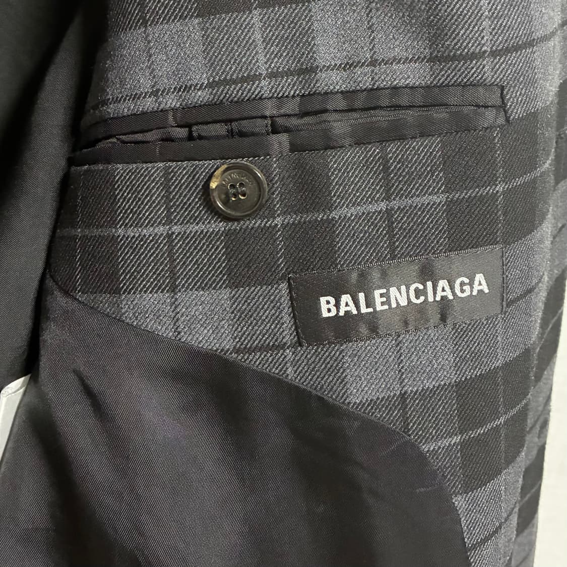 [48] 발렌시아가 19FW 타탄 체크 패치 블레이저 자켓 상품이미지6