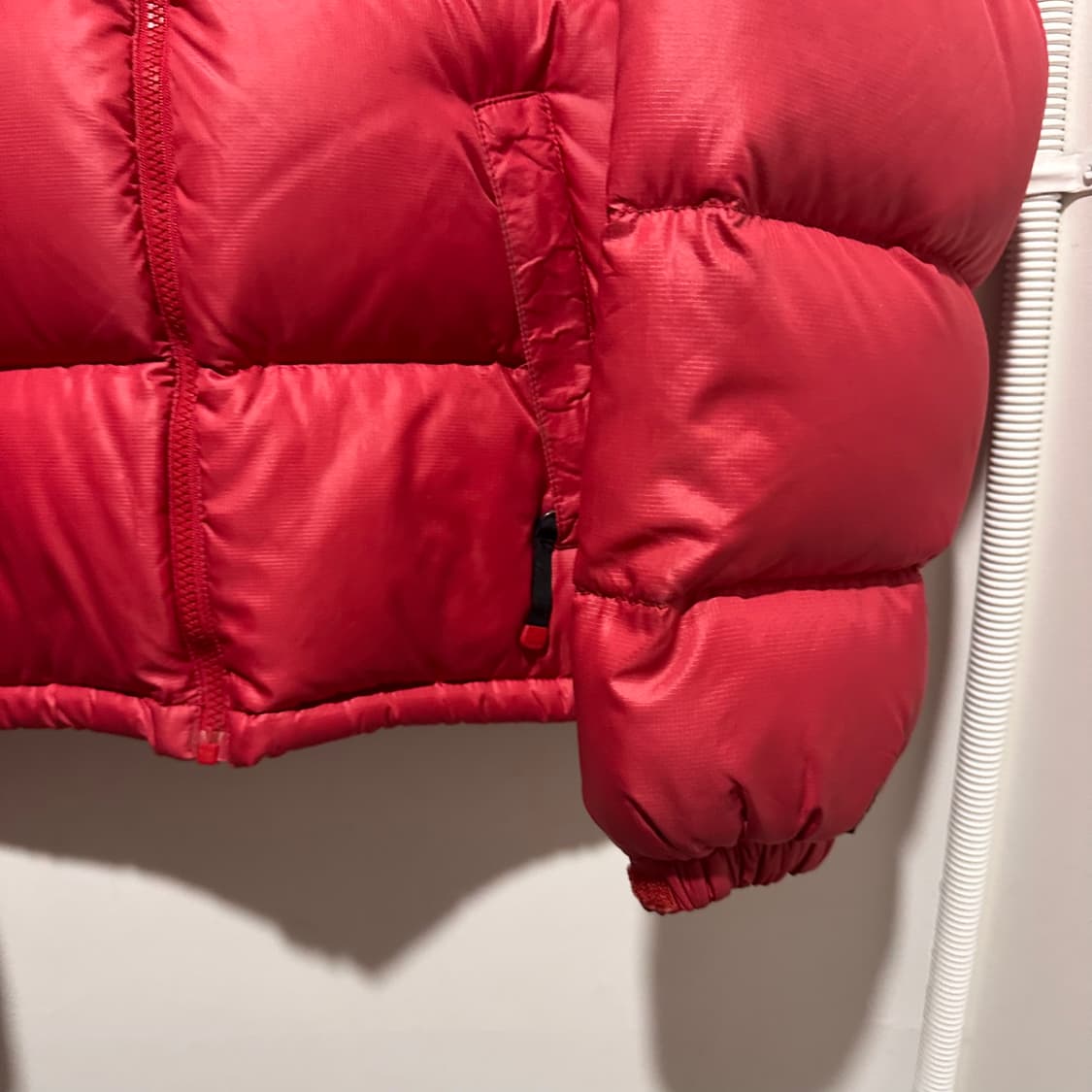 노스페이스 눕시 700 레드 패딩  상품이미지3