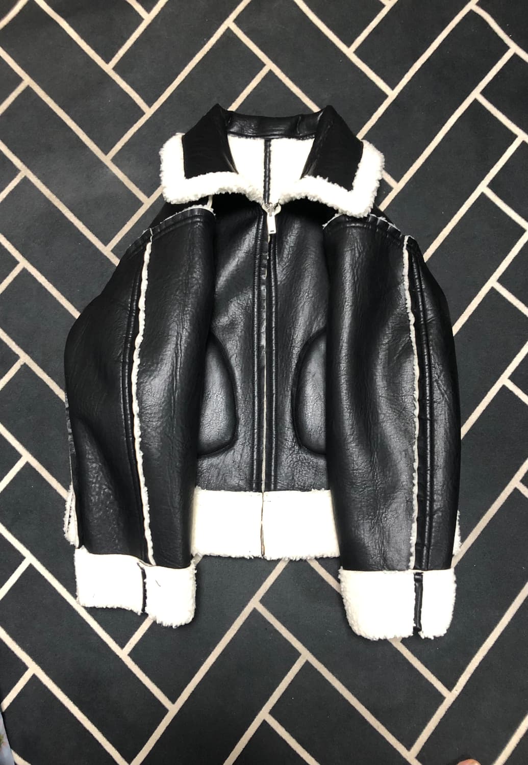 (횡재가)편집샵 리버시블 양면 무스탕/몽클레어 타임 솔리드 시스템 톰포드 상품이미지4