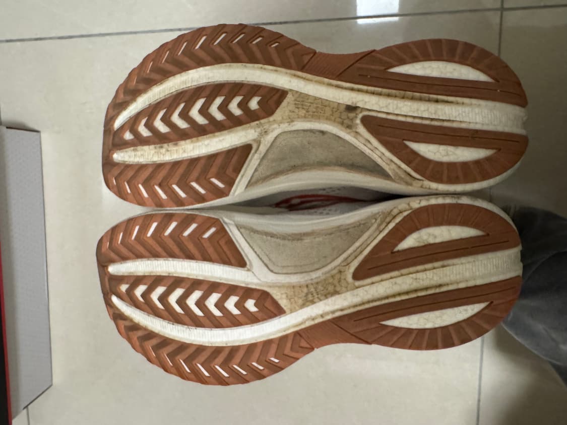 써코니 템퍼스2 러닝화 275 상품이미지3