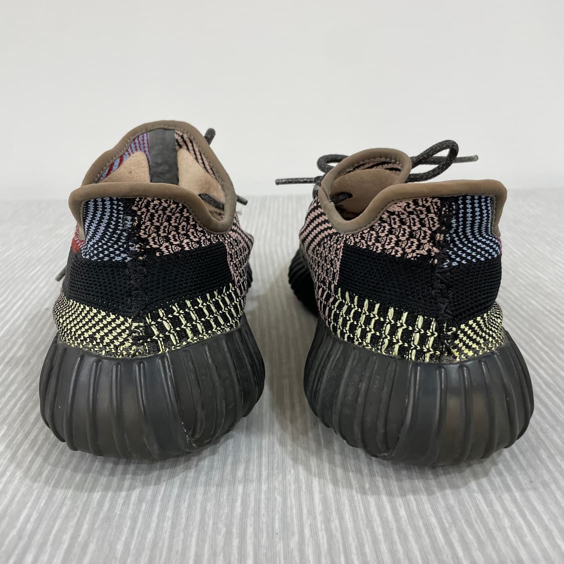 589) 아디다스 이지부스트350 V2 예힐 270mm 상품이미지5