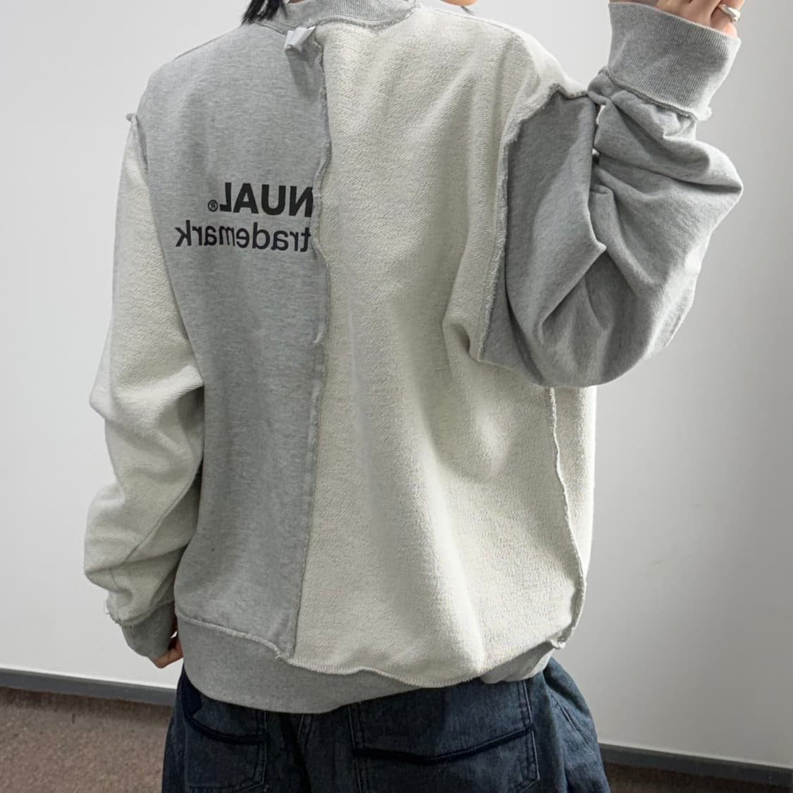 Nomanual 노메뉴얼 그레이 맨투맨  상품이미지2