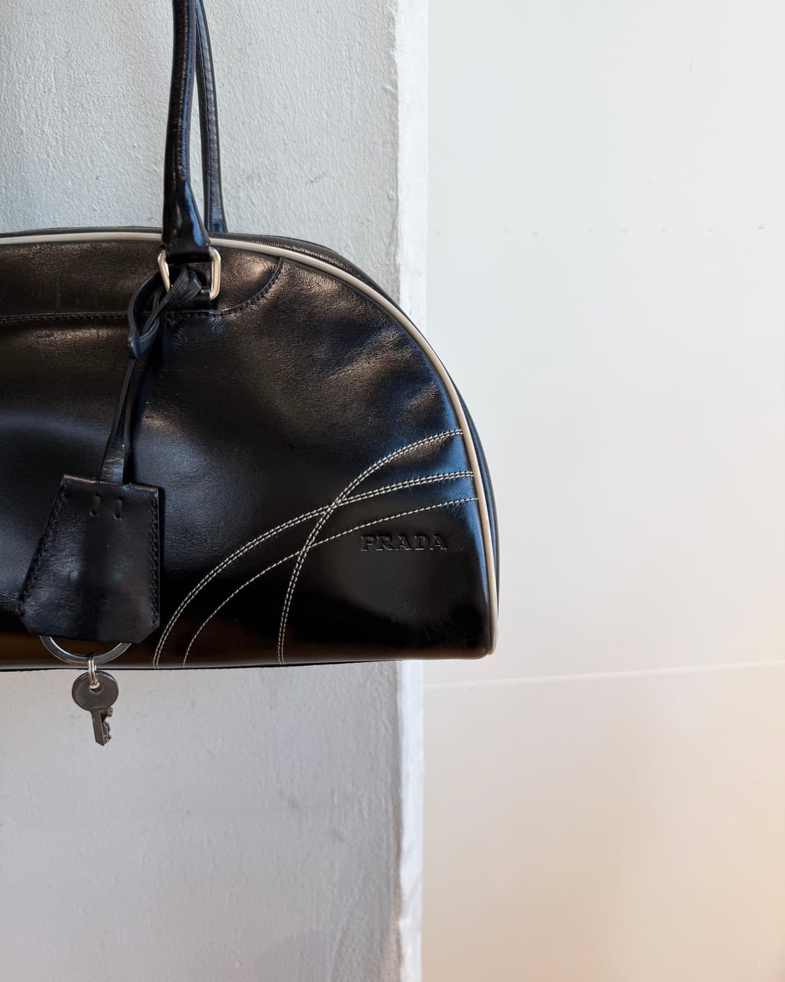 프라다 블랙 비텔로 드라이브 볼링백  상품이미지3