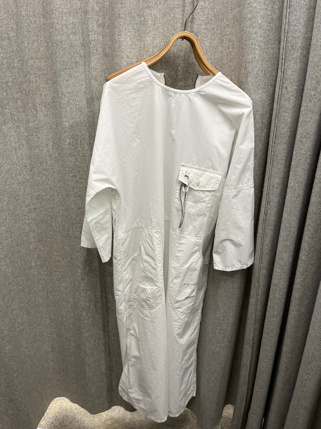 앤드원더 원피스 화이트 상품이미지3