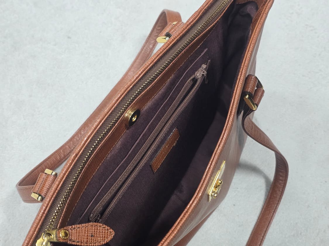 꾸레쥬 금속장식 브라운 레더 숄더백 상품이미지5