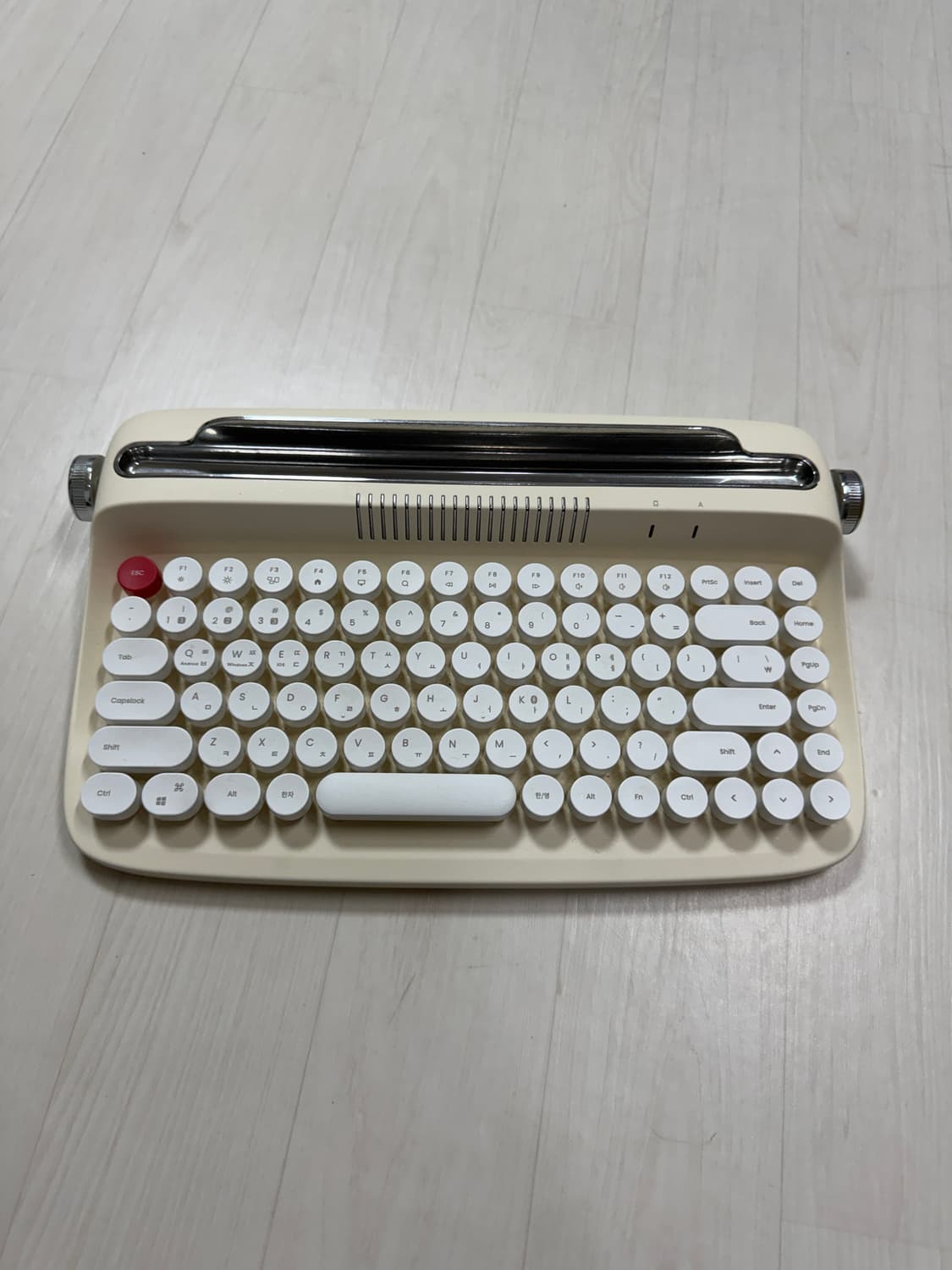엑토 레트로 블루투스 키보드 아이보리 상품이미지1