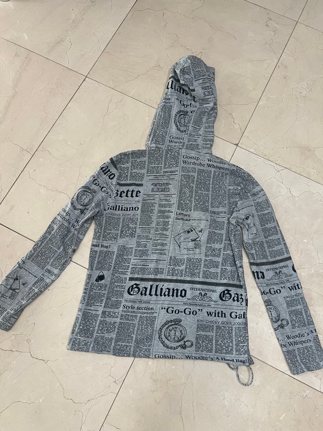 존 갈리아노 뉴스페이퍼 후드티 상품이미지2