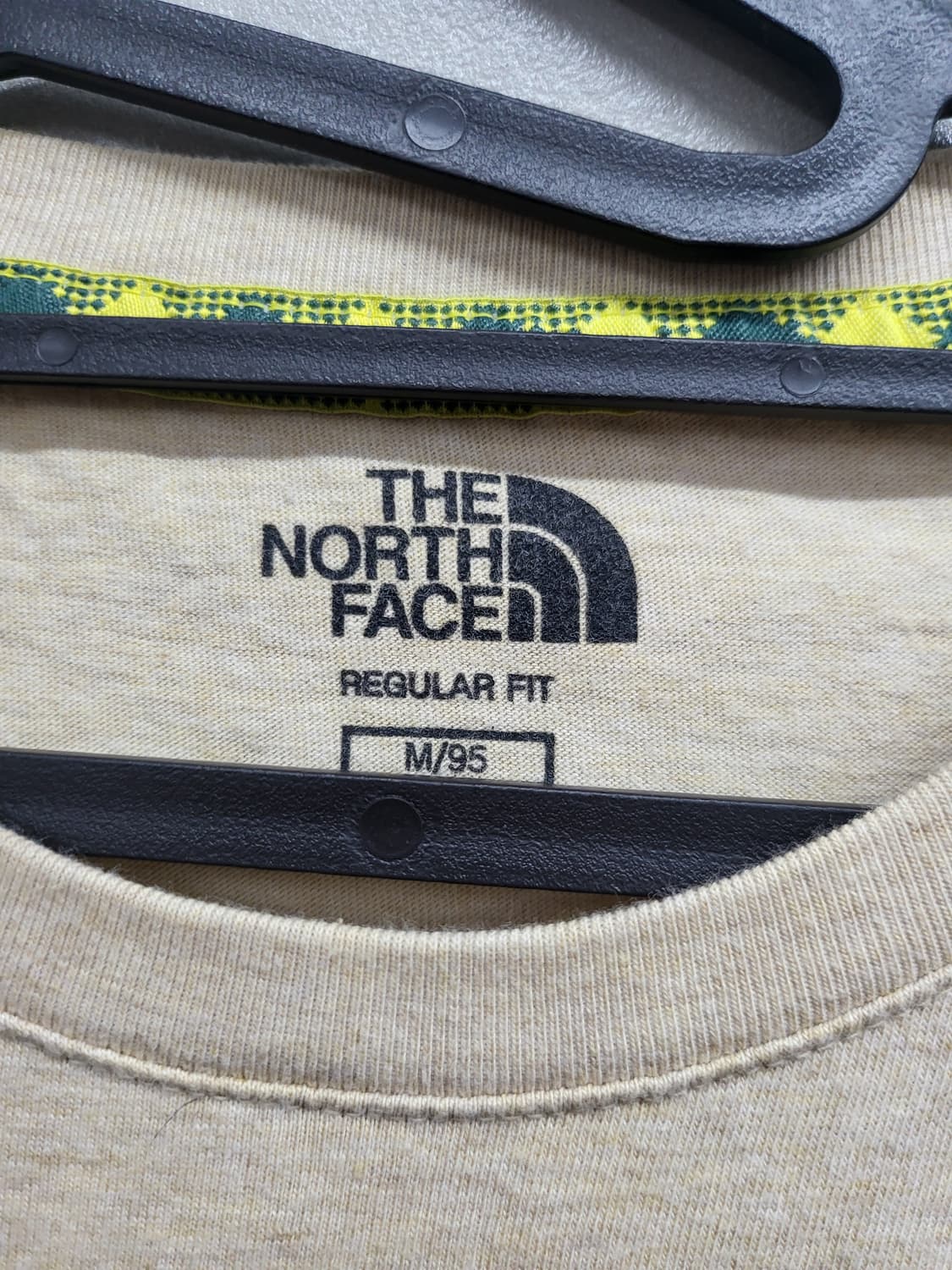 노스페이스 베이지색 포켓 반팔티 프린팅M 상품이미지3
