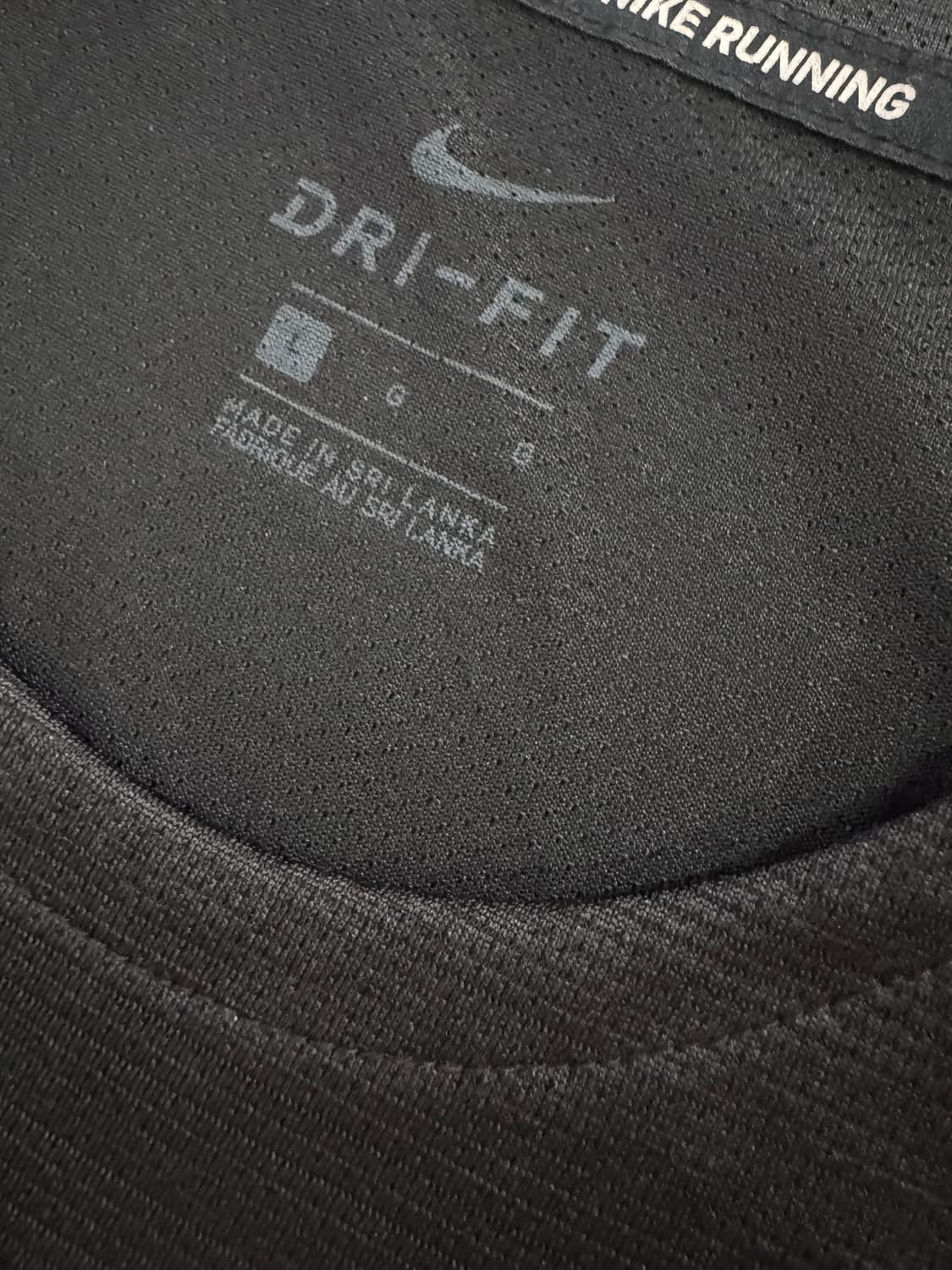 나이키 러닝 드라이핏 솔로 스우시 반팔 티셔츠 L 블랙 상품이미지3