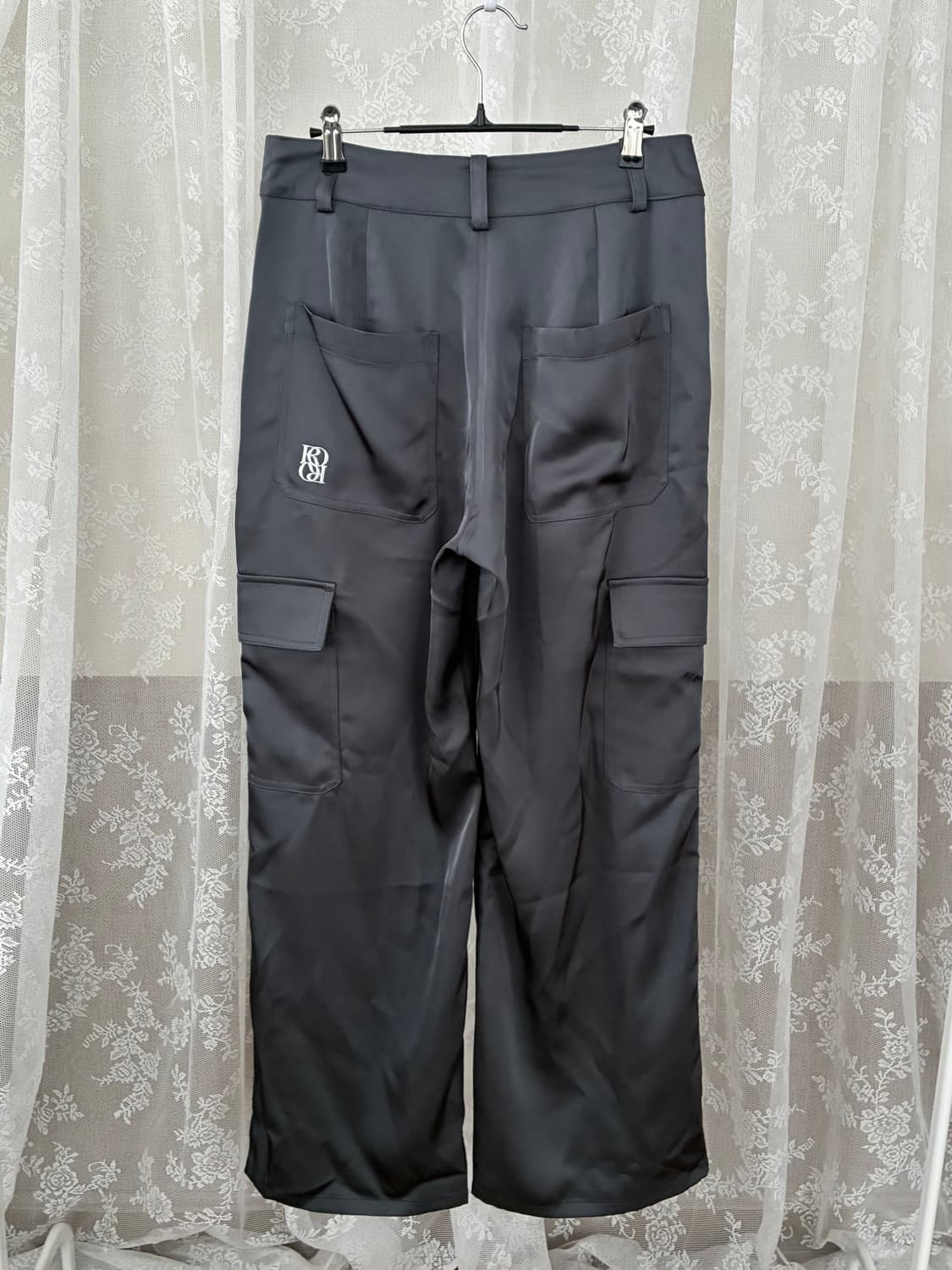 S) 로씨로씨 새틴 카고 팬츠 차콜 상품이미지2