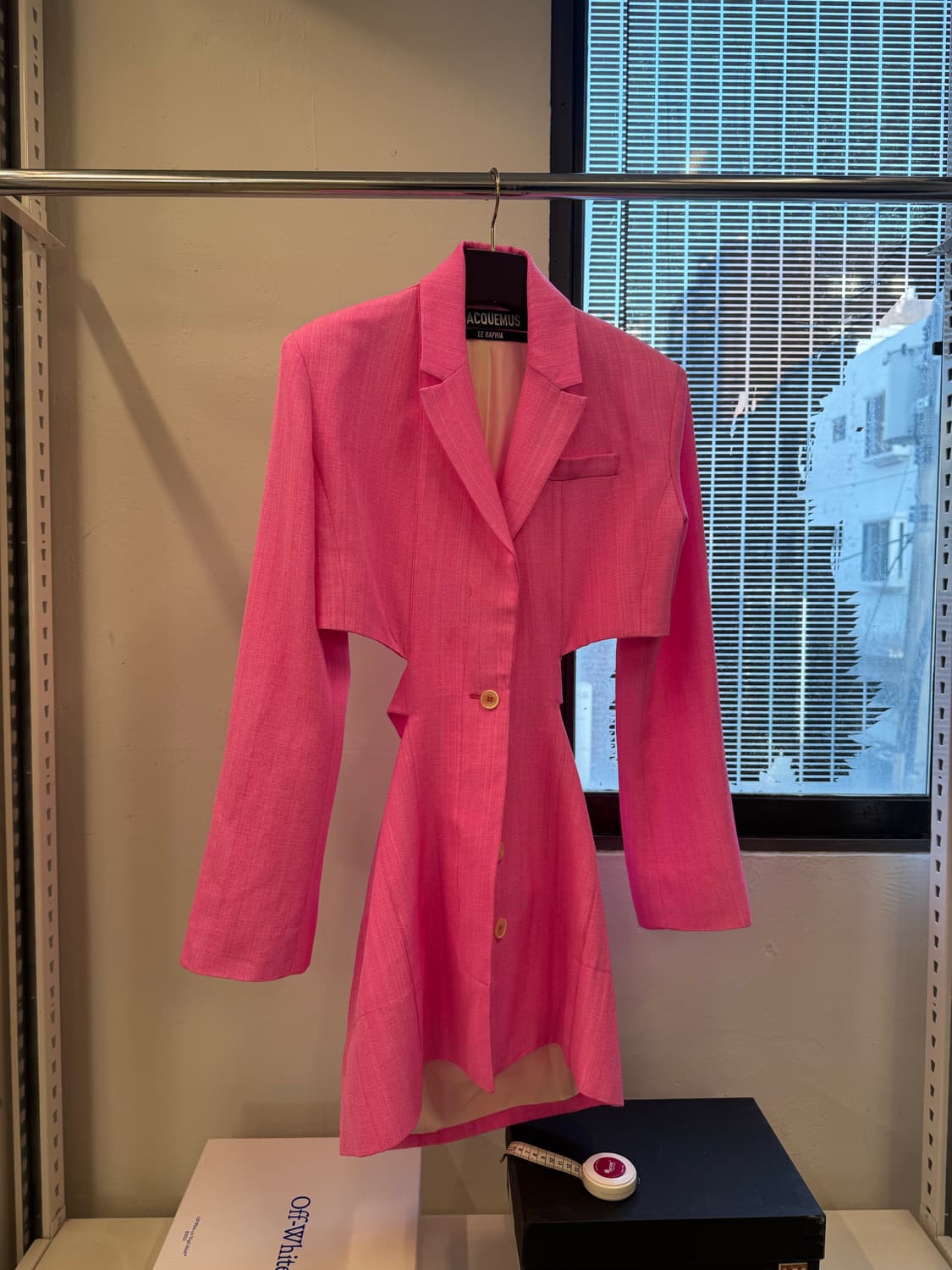 자크뮈스 르 라피아 컷 아웃 블레이저 드레스 (2023ss) 상품이미지1