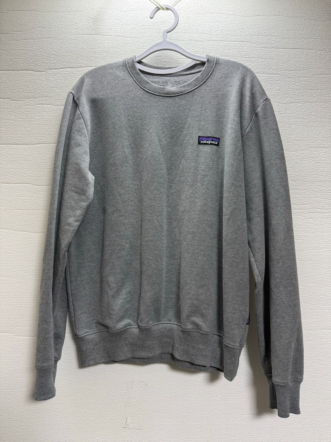파타고니아 맨투맨 티셔츠 그레이 상품이미지1