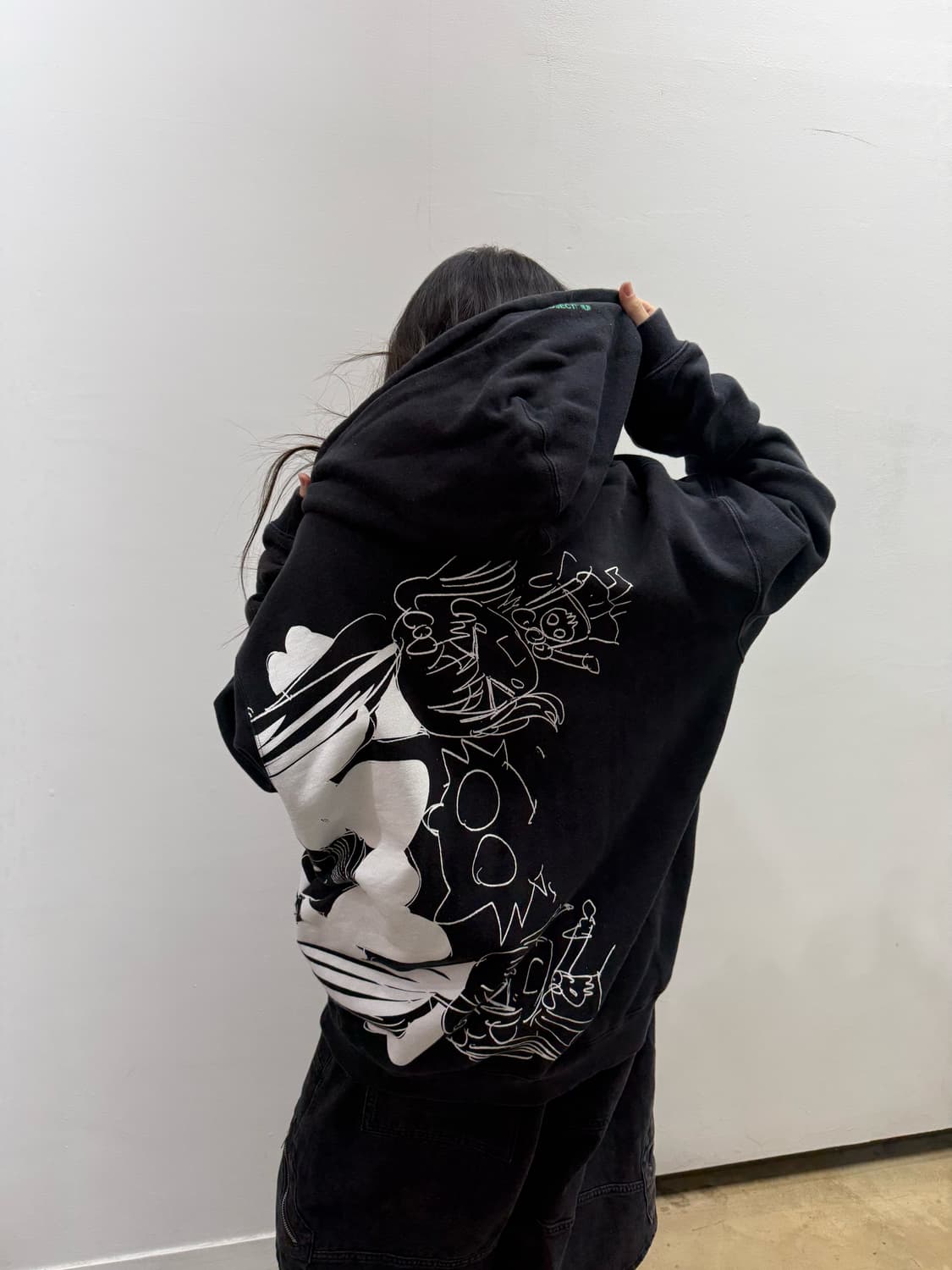 준 이나가와 아니메 아트워크 후드티 상품이미지5