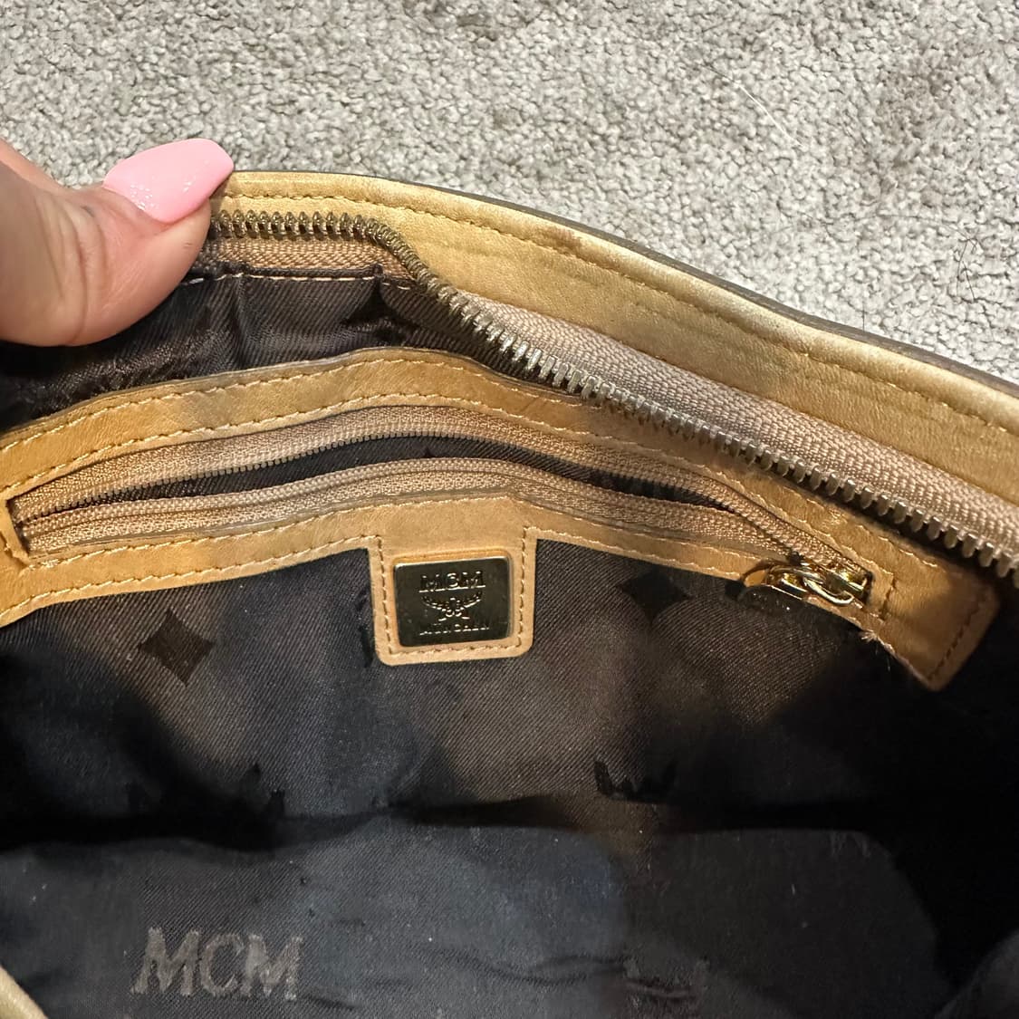 MCM 빈티지 엠씨엠 비세토스 바게트 미니 숄더백 상품이미지8